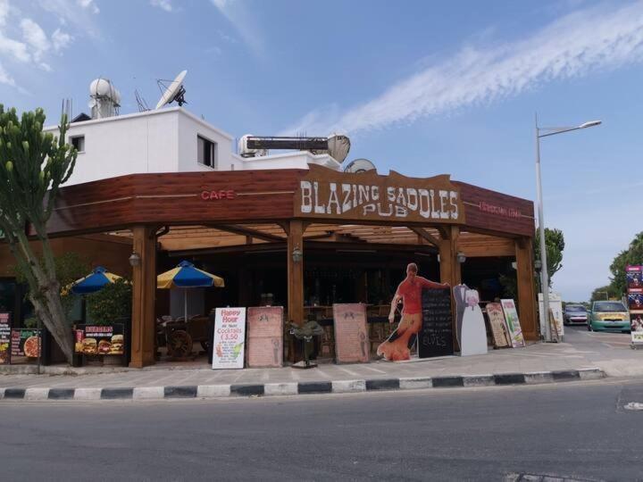 Serenity Corner Paphos Exterior foto